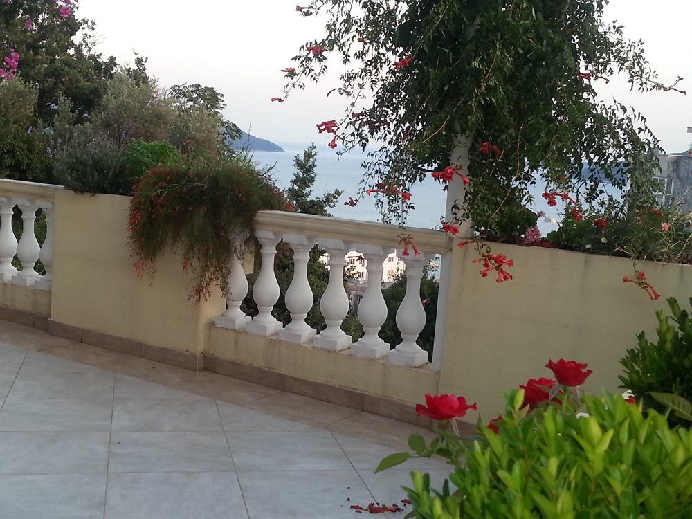 Apartments Herceg Novi Buitenkant foto